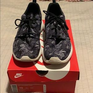 Nike Rosherun Print “Aloha” Shoes